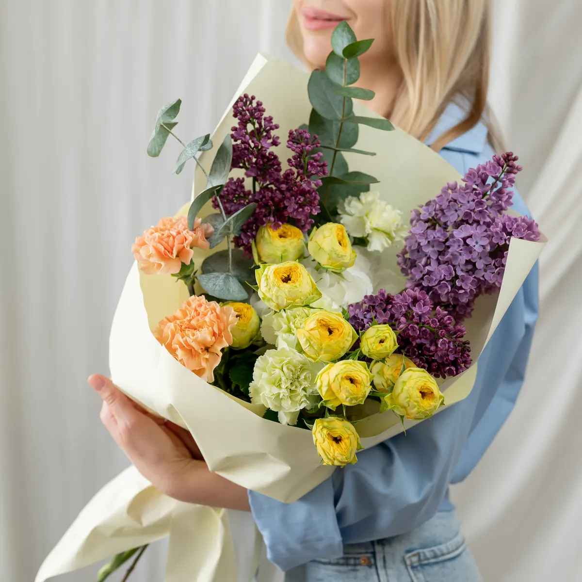 Сборный букет: 3 сирени,1 гортензия,2 куст розы,5 диант, 2 эвкалипт, ракурс 1 из 7
