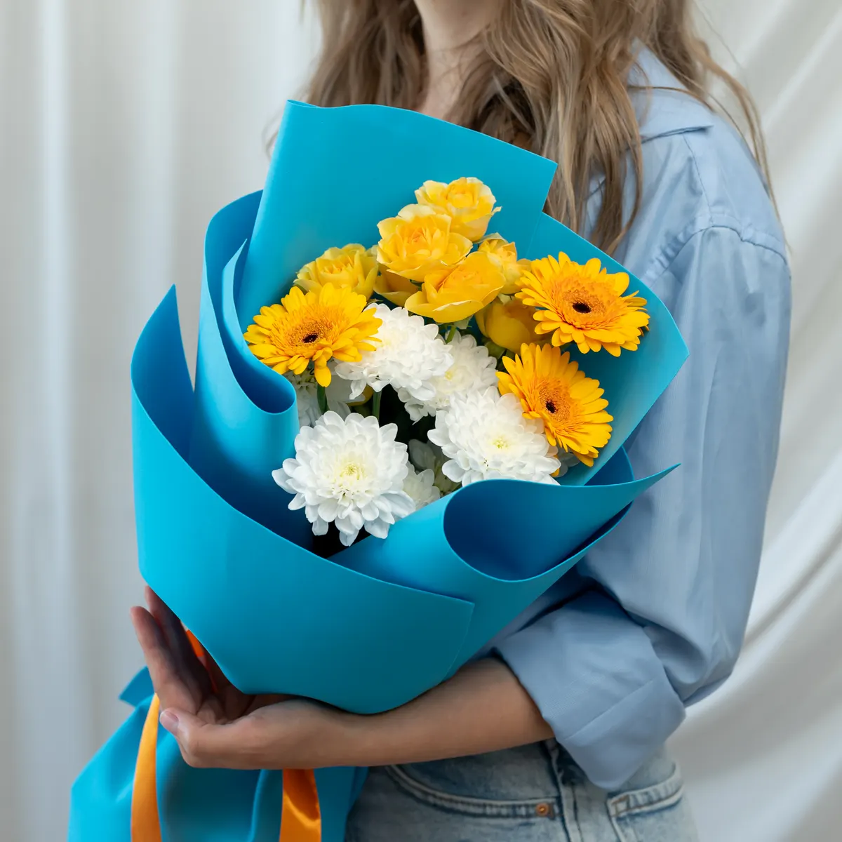 Сборный букет желт-голуб, ракурс 1 из 7